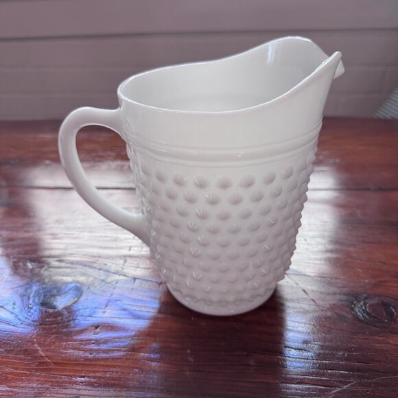Vintage Anchor Hocking Hobnail Milk Glass Pitcher - Picture 7 of 8